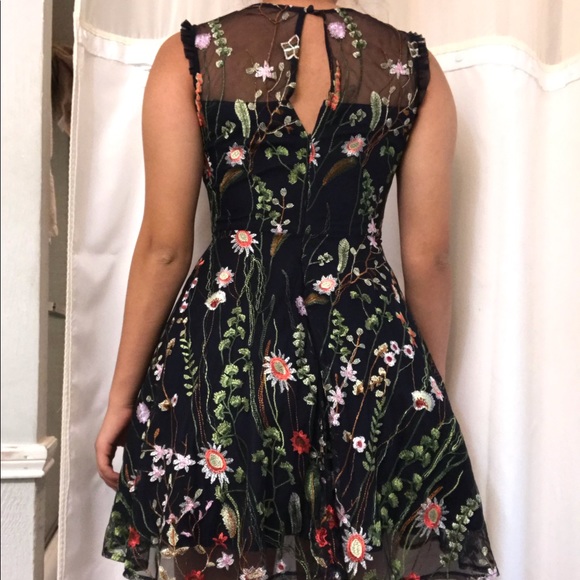 Dress - Picture 3 of 3